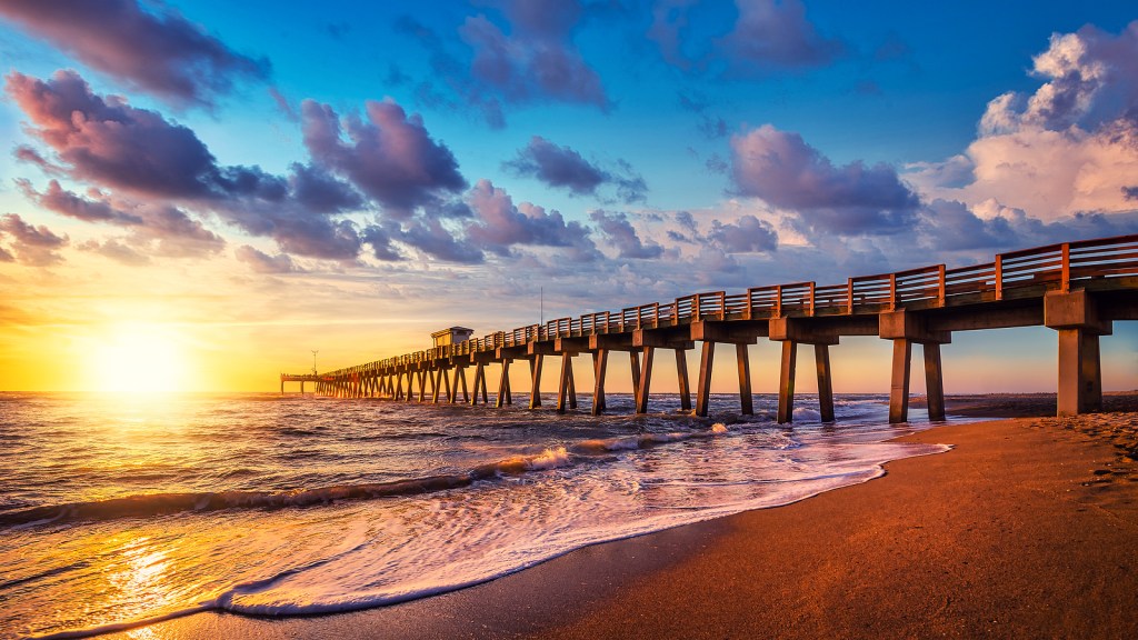 the famous pier of venice while sunset, florida